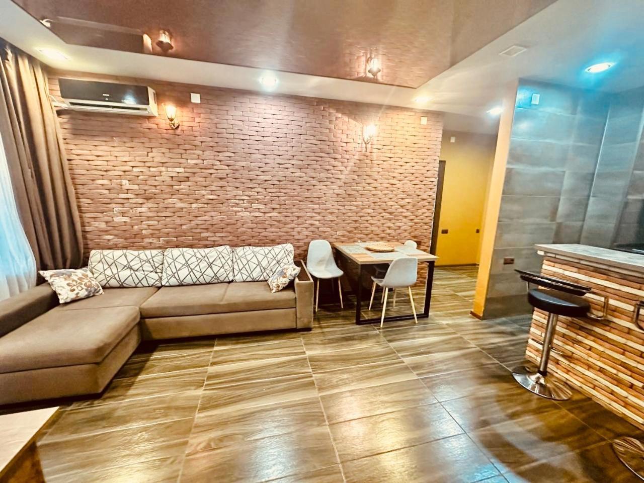 Marnika Apartment Batoumi Extérieur photo